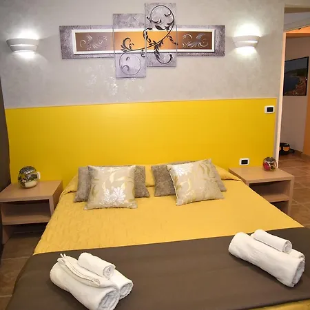 Marzia Oda ve Kahvaltı Porto Cesareo
