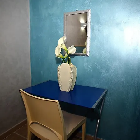 Marzia Oda ve Kahvaltı Porto Cesareo